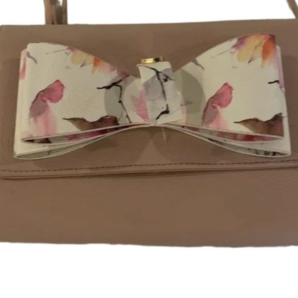 Betsy Johnson women’s cross body purse color light pink - Picture 8 of 8